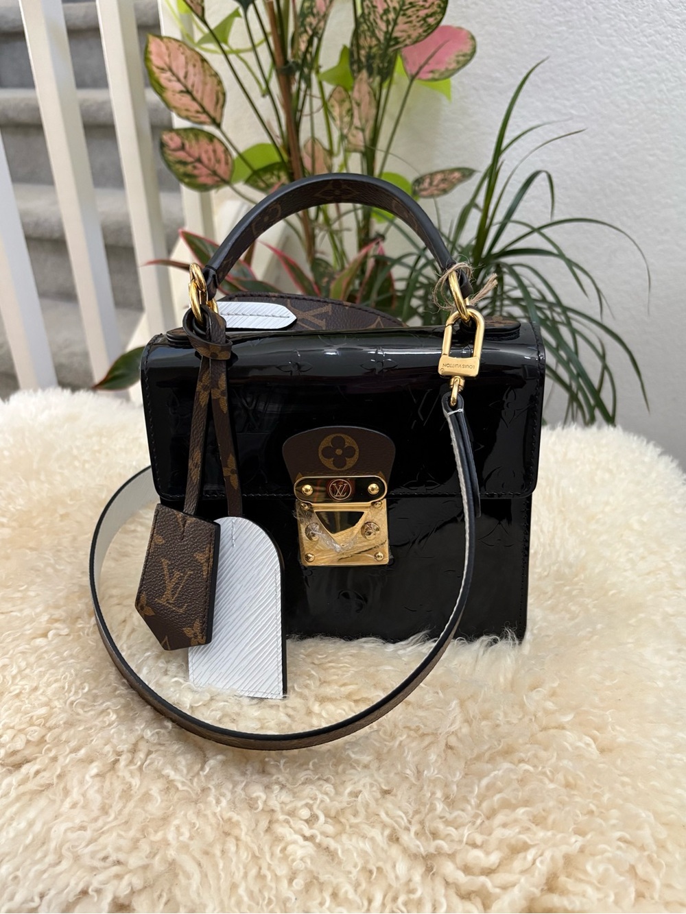 LOUIS VUITTON Vernis Epi Monogram Spring Street Black *Like New Condition
